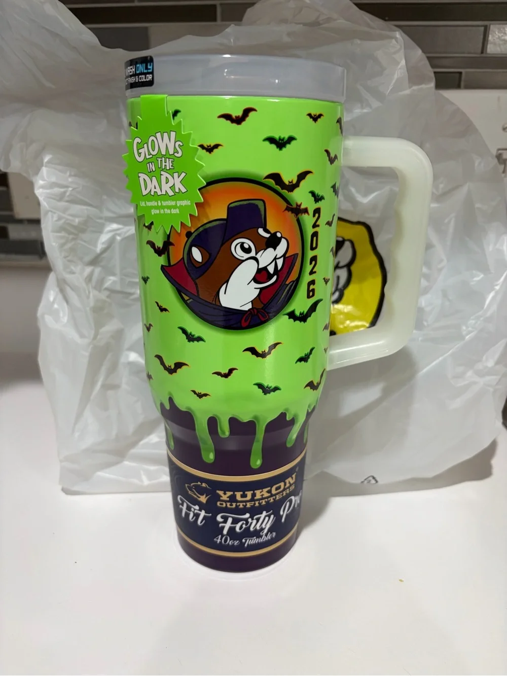Yukon Outfitters Green Glow-in-the-Dark 2026 Holiday Travel Mug Bucee’s